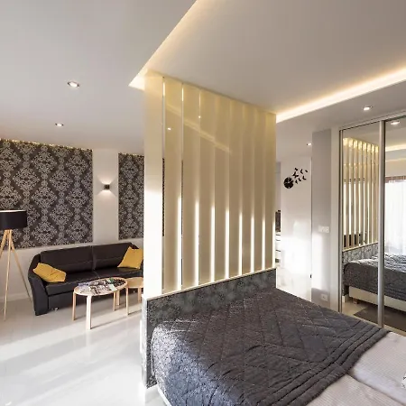Black Pearl Apartment