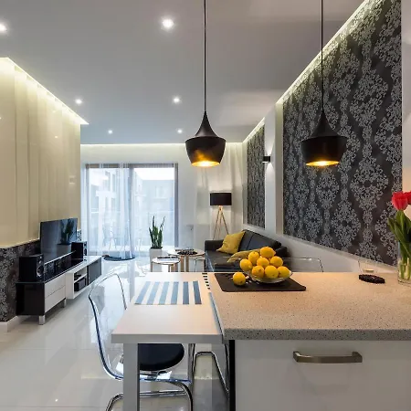 Black Pearl Apartment *